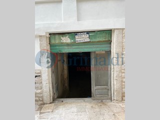 Laboratorio in Vendita a Trani, 75'000€, 153 m²
