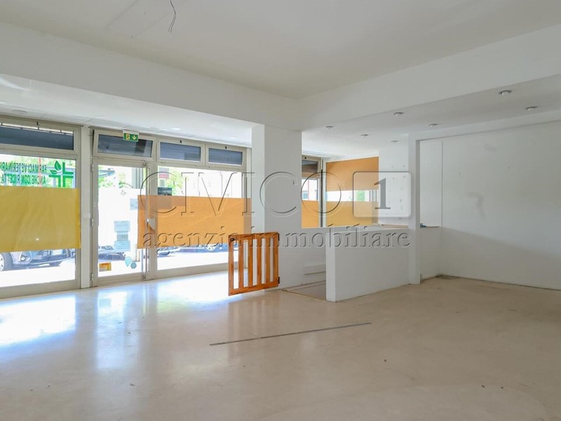 Immobile commerciale in Affitto a Rubano, 700€, 110 m²