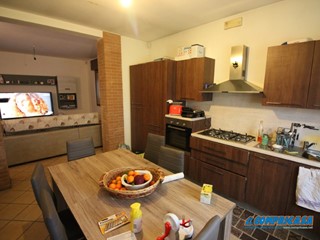 Villa in Vendita a Borgo Veneto, 249'000€, 220 m²