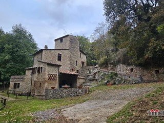 Villa in Vendita a San Gimignano, 590'000€, 350 m²