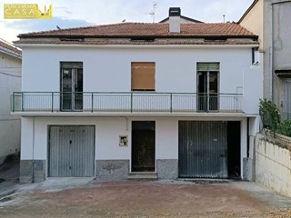 Casa Semi Indipendente in Vendita a Teramo, 155'000€, 150 m²