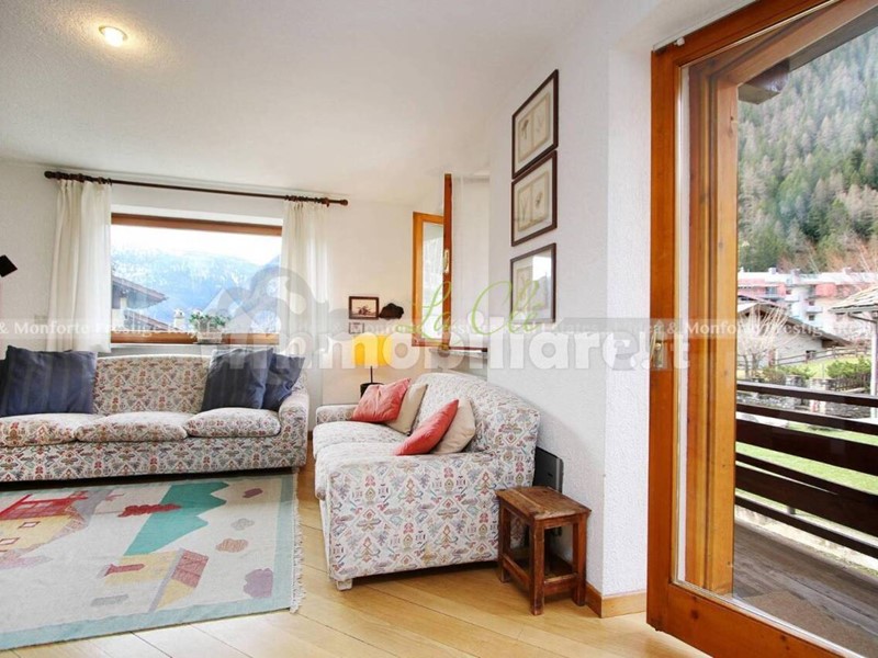 Trilocale in Vendita a Courmayeur, zona Dolonne, 790'000€, 90 m²