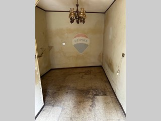 Casa Indipendente in Vendita a Valguarnera Caropepe, 19'000&euro;, 50 m²