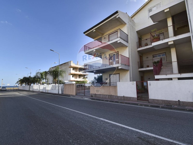 Trilocale in Vendita a Santa Teresa di Riva, 110'000€, 62 m²