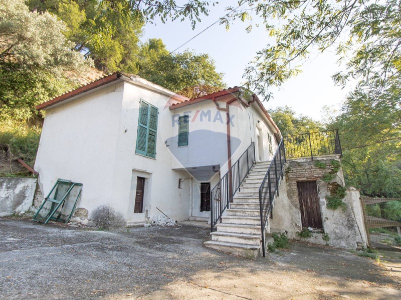 Casa Semi Indipendente in Vendita a Chieti, 78'000€, 93 m²