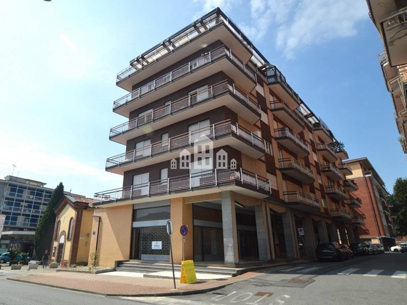 Immobile commerciale in Vendita a Cuorgnè, 29'000€, 53 m²