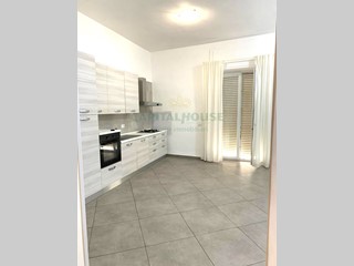 Trilocale in Affitto a Santa Maria Capua Vetere, 650€, 80 m²