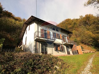 Casa Indipendente in Vendita a Mezzenile, 98'000&euro;, 260 m²
