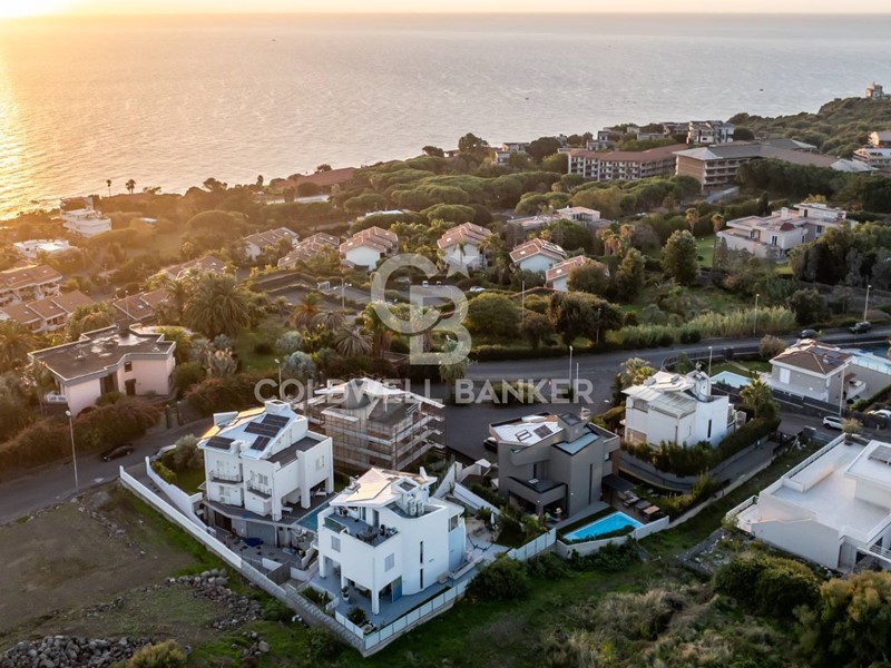 Appartamento in Vendita a Acireale, 380 m²