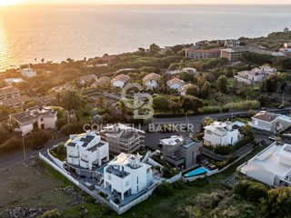 Appartamento in Vendita a Acireale, 380 m²