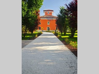 Appartamento in Affitto a Modena, 1'350€, 145 m²