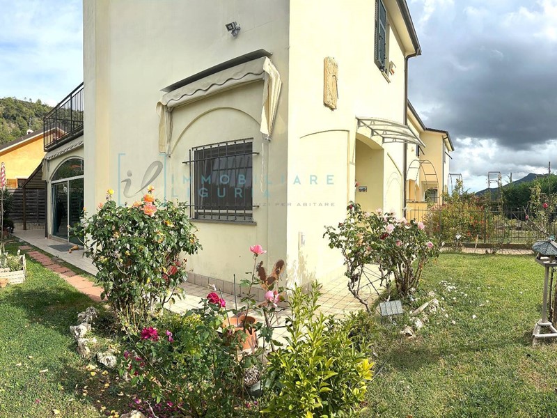 Villetta a schiera in Vendita a Ortovero, 330'000€, 150 m²