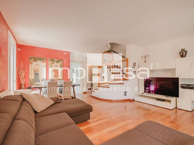 Casa Semi Indipendente in Vendita a Mogliano Veneto, 495'000€, 160 m²