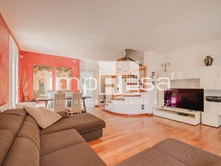 Casa Semi Indipendente in Vendita a Mogliano Veneto, 495'000€, 160 m²