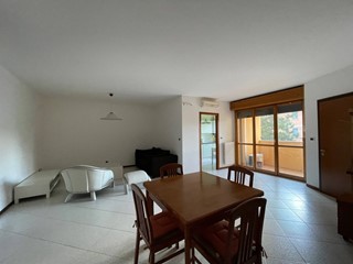 Quadrilocale in Affitto a Ferrara, 780€, 90 m²