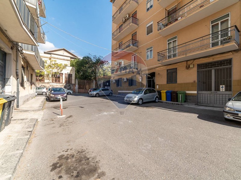 Trilocale in Vendita a Catania, 85'000&euro;, 85 m²