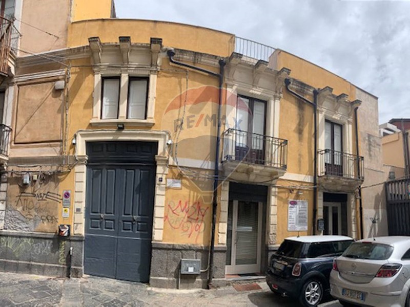 Casa Indipendente in Vendita a Catania, 570'000&euro;, 170 m²