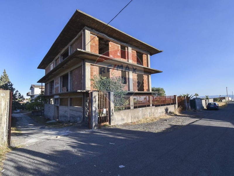 Appartamento in Vendita a Belpasso, 67'000€, 540 m²