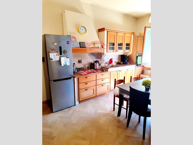 Trilocale in Vendita a Figline e Incisa Valdarno, 99'000€, 73 m²