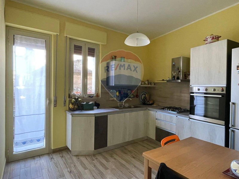 Trilocale in Vendita a Francavilla di Sicilia, 69'000€, 110 m²