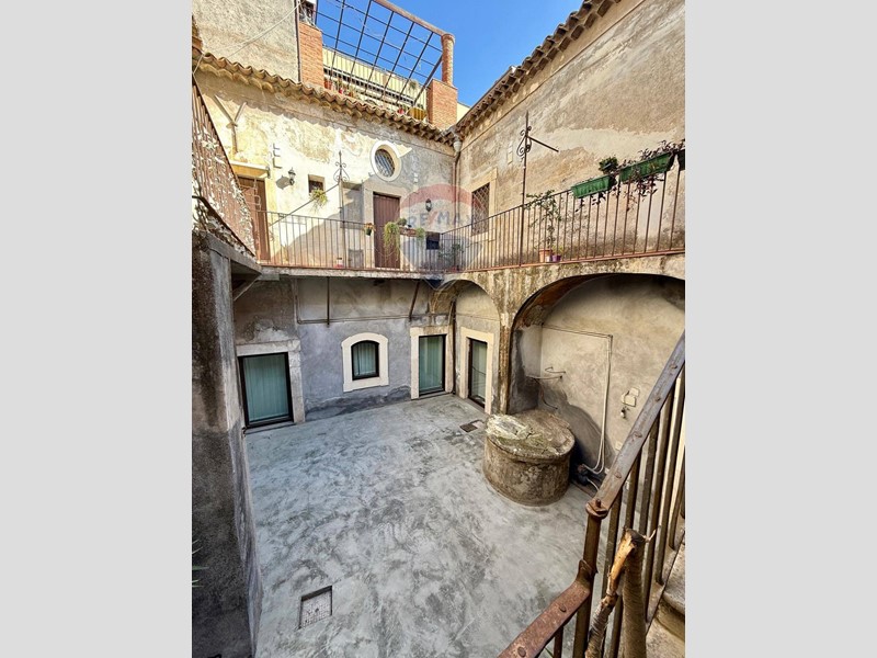 Bilocale in Affitto a Catania, 600€, 65 m²