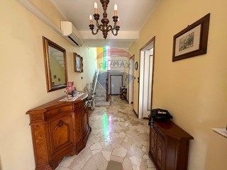 Casa Indipendente in Vendita a Bressana Bottarone, 165'000&euro;, 407 m²