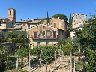 Appartamento in Vendita a Bettona, 250'000€, 545 m²