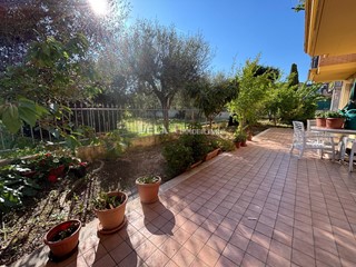 Quadrilocale in Vendita a Spinetoli, 160'000€, 120 m²