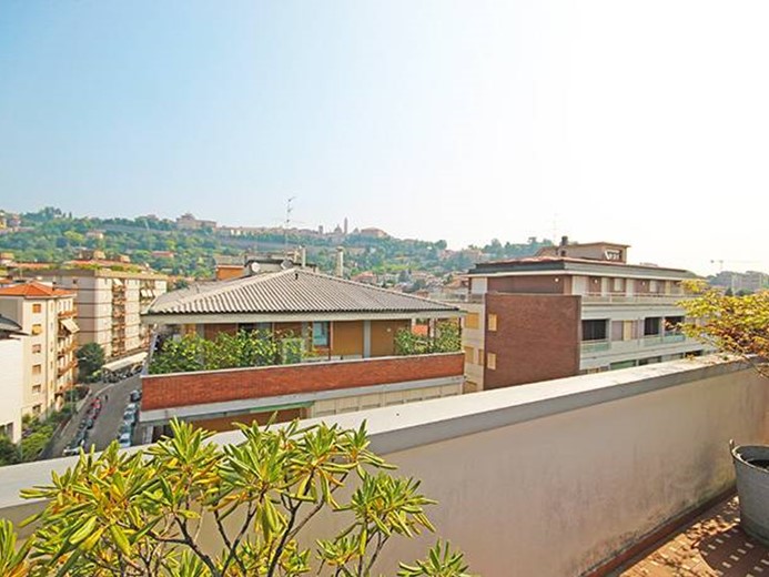 Attico in Vendita a Bergamo, 780'000€, 218 m²