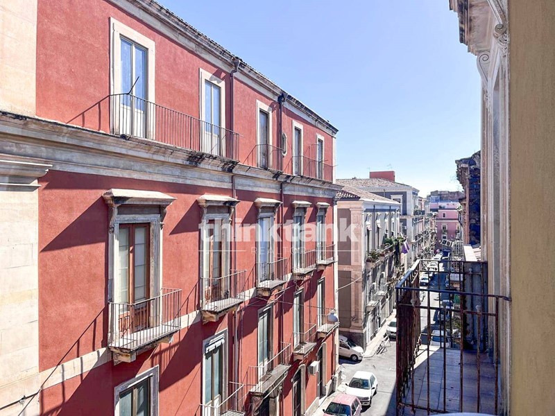 Bilocale in Vendita a Catania, 160'000&euro;, 100 m²