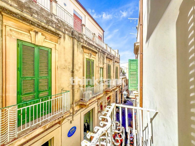 Appartamento in Vendita a Siracusa, 300'000€, 149 m²