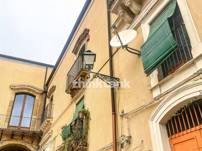 Appartamento in Vendita a Caltagirone, 280'000€, 220 m²