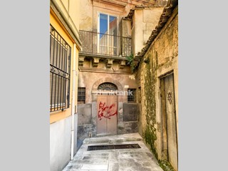 Villa in Vendita a Ragusa, 65'000&euro;, 500 m²