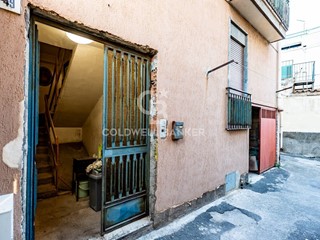 Appartamento in Vendita a Acireale, 99'000€, 194 m²