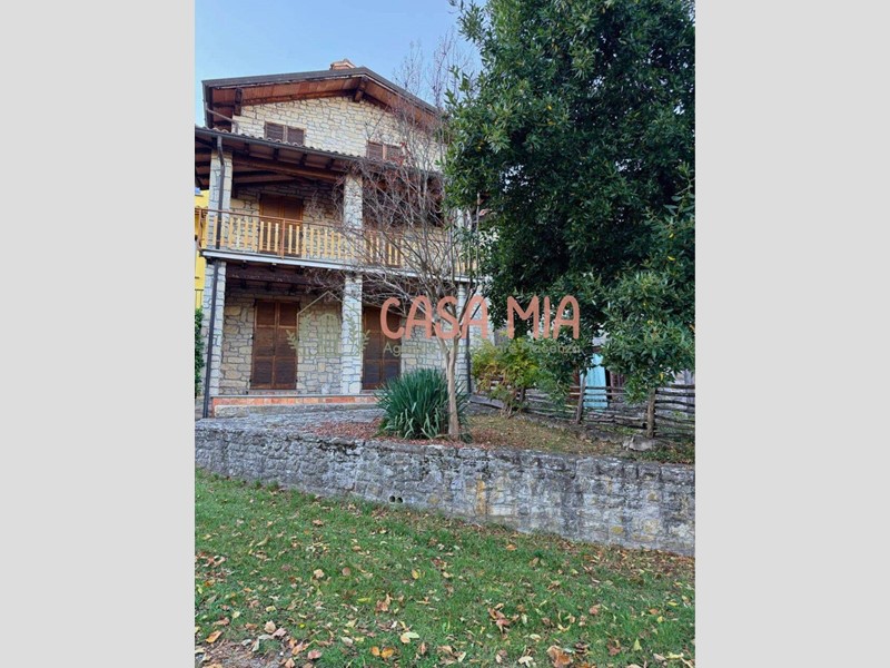 Casa Semi Indipendente in Vendita a Colli Verdi, 65'000&euro;, 180 m²