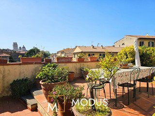 Villa in Vendita a Pisa, 720'000€, 250 m²