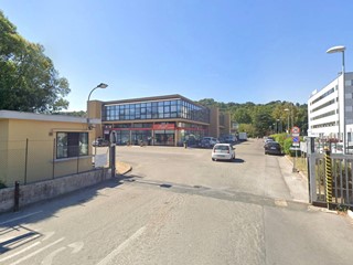 Immobile commerciale in Vendita a Pesaro, 800'000&euro;, 800 m²