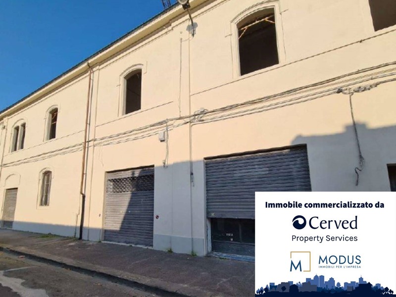 Immobile commerciale in Vendita a Pontedera, 175'000€, 160 m²