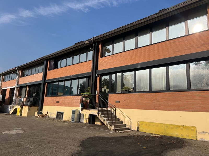 Ufficio in Vendita a Budrio, 90'000€, 75 m²