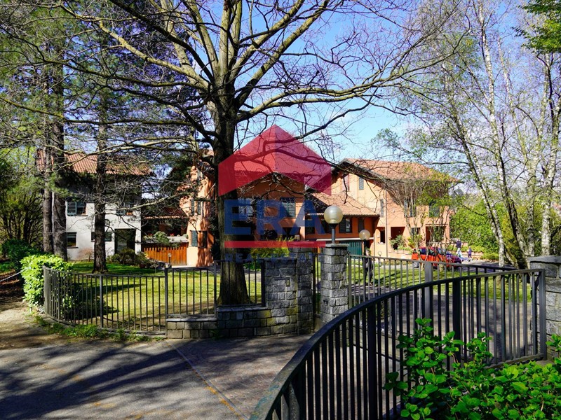 Villa in Vendita a Missaglia, 435 m²