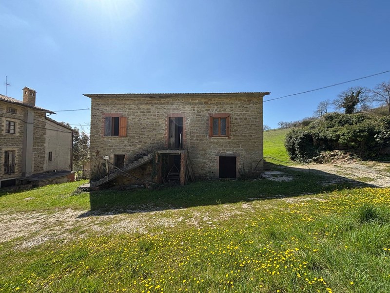 Rustico in Vendita a Assisi, 85'000&euro;, 280 m²