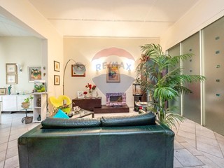 Appartamento in Vendita a Catania, 259'000&euro;, 170 m²