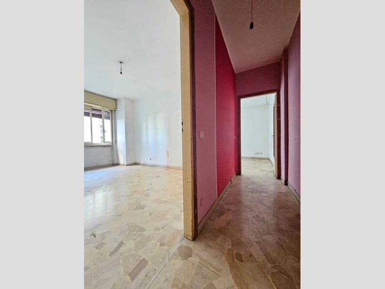 Bilocale in Vendita a Cinisello Balsamo, 147'000€, 80 m²