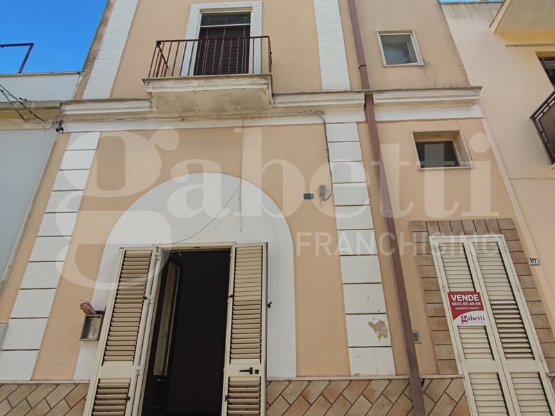 Casa Indipendente in Vendita a Supersano, 35'000€, 135 m²
