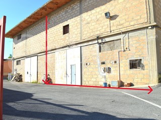 Capannone in Vendita a Ragusa, 435'000&euro;, 374 m²