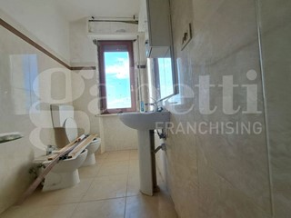 Quadrilocale in Vendita a Pontedera, 80'000€, 105 m²
