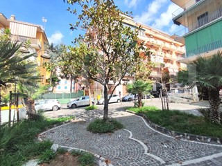 Trilocale in Vendita a Ercolano, 185'000&euro;, 103 m²