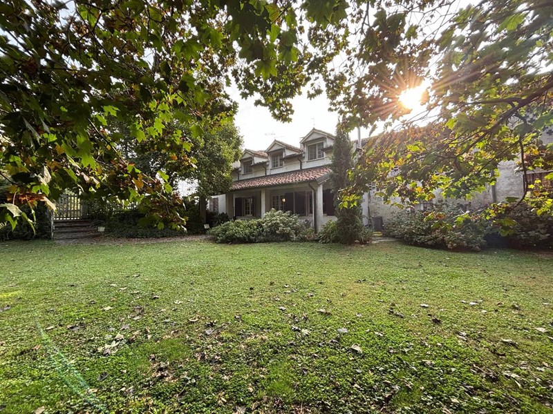 Casa Indipendente in Vendita a Maleo, 248'000€, 400 m², con Box