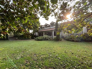 Casa Indipendente in Vendita a Maleo, 248'000€, 400 m², con Box