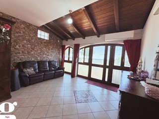 Villetta a schiera in Vendita a Patti, 240'000€, 250 m²